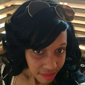 Meet your Posher, Whitney